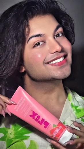 Chirag Sharma on Instagram: "Guava on my skin. Glow in my routine. Softness that stays, freshness that turns heads. 🍈✨ Guava body lotion, Plix guava lotion, hydrating body lotion, non-sticky body lotion, glowing skin routine, daily moisturizing lotion, fruity scented body lotion, soft smooth skin, summer body care, skincare routine India, body care essentials, glow skin products, lightweight body lotion, fresh fragrance lotion, self care skincare. #Plix #PlixBodyCare #GuavaBodyLotion #GuavaGlow