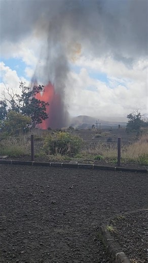 1-25-26 We've just been evacuated from Hawai'i Volcanoes National Park. We are safe, but I cannot believe how many people weren't wearing masks. Even masked up, were having respiratory issues. They made a good call shutting the park.down. This might not sound like a big deal, but this is only the second time they've shut the park down in over 40 years, the last time being in 2018 for the major eruptive episode. I clocked Kilauea fountain heights at 900 feet using free fall calculations... but it