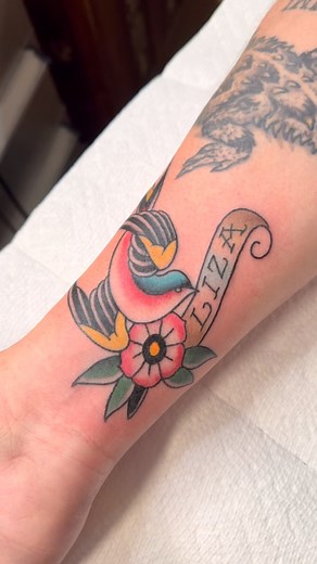 @jason.suttle came breezin’ through to get one for his one and only 🥰 | Jeffrey Pitt