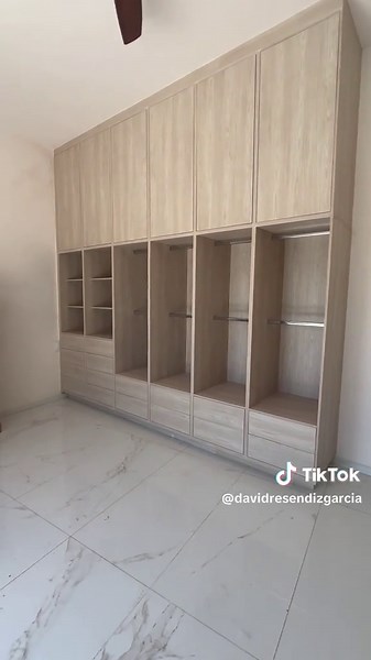 Stylish Melamine Walk-in Closets Ideas