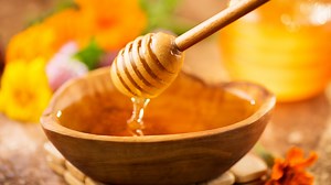 Why A Honey Dipper Actually Is Useful - Tasting Table