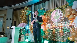 Beanery Anniversary and Christmas Party🎄 We were once just small, humble yellow building along Capitol Drive with only our family members as our crew-our parents as dishwashers, our siblings as cook, cashier, and dining crew. But we dreamed, not just for our family but for our friends, for our relatives, for our community-that we can also change their lives and contribute by providing opportunities through employment. 9 branches, 21 years after and we couldn’t have achieved this without the sup