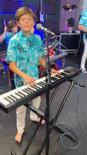 304K views · 18K reactions | California Dreamin #BeachBoysCaliforniaDreamin Full Versions Join us @ Patreon.com/RaizedWrong Merch RaizedWrong.net | Raized Wrong Productions | Facebook