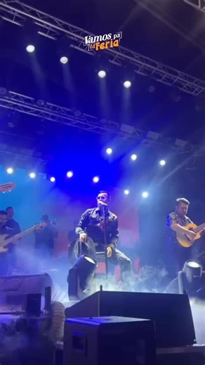 #EnVideo 📲💜 Así se vive la presentación de Yeison Jiménez en la Carpa Olé, uno de los escenarios de la Feria de Manizales, con la asistencia de cientos de personas que disfrutan del espectáculo musical. #VamosPaLaFeria #CanalTelecafé #Manizales | Canal Telecafé