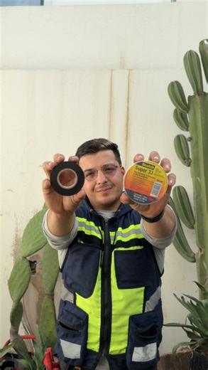 #ad Electricistas, sin duda les recomiendo esta cinta scotch súper 33 de @3m Una excelente opción para empalmar y aislar conexiones eléctricas, pues esta hecha para aplicarse en cualquier ambiente garantizando uniones seguras. Conoce más y compra en el siguiente enlace: https://bit.ly/Saulx3M #cintaaislante #cintaelectrica #3M #Scotch #cinta33 #cintasuper33 #electricista #cintapremium #herramientas #electricidad #electrico #herramientaselectricas #construccion #electricista #panelessolares #foto