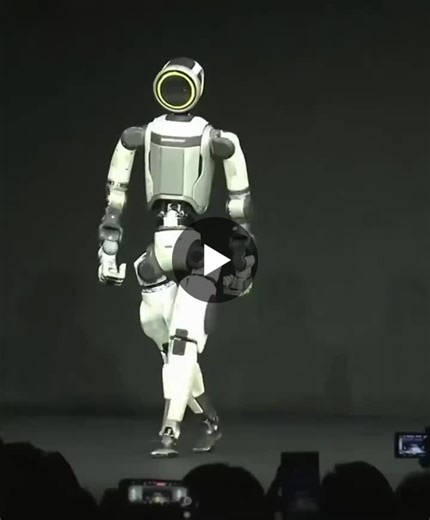 #bostondynamics #atlasrobot #rebot #robotics #humanoidrobotics #airobotics #futureofwork #hyundairobotics #roboticsinnovation #embodiedai | Patrick van Stokhem | 139 comments