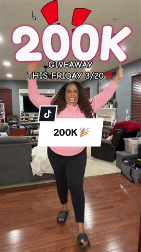 Celebrating 200K Followers with a Giveaway!