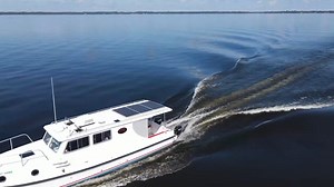 A beautiful day on the lake featuring twin Suzukis on a Great Harbour Trawlers TT35 🌞 | Suzuki Marine USA