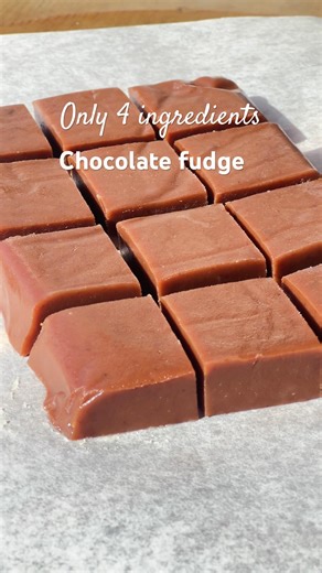 Quick, easy, and delicious! Just 4 ingredients, no thermometer needed ✨✨. Soft, rich fudge 👌