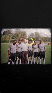 3.9K reactions · 493 shares | Para a Dona Magda, Casemiro sempre será Carlinhos. Neste material exclusivo do Kwai, o volante da Seleção Brasileira relembra o passado difícil, a relação com a mãe e os primeiros passos no São Paulo. Casemiro é mais um conteúdo exclusivo da #SeleçãoDeEstrelas do Kwai #oJogoNaoPara | Kwai Brasil | Facebook