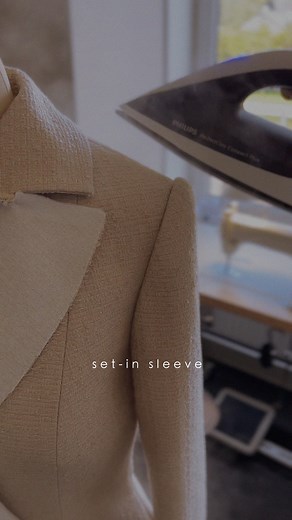 DariaPatternmaking.com on Instagram: "Don’t be afraid of set-in sleeves! Here’s a quick guide on how I make them for #LusterBlazerDress An ease of a sleeve cap is usually approximately half of the armhole’s height. I mark where gathering lines will start and end, about 1-2 cm lower than half of the armhole’s height. I increase a stitch length and make two stitch lines along the sleeve cap’s edge. The first line is about 6-7 mm from the edge, and the second one is around 12-14 mm. Gather the slee