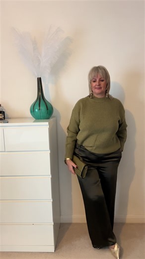 From the desk to the party - can you go straight out after work, of course you can - just add some accessories and off you go #ootd #christmasparty #christmaspartyideas #fashionover50