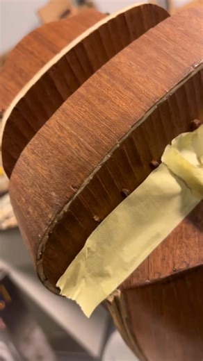 San Felipe Build Series | From Keel to Sails Part 21: painting & weathering hull. Hope you'll enjoy. Coming up part 22: painting wales, gunport & stern galeries. About 18 months ago (before the Fram and the Bounty Boat) I began a large project: building the San Felipe. I originally shared (irregularly) a few reels (and posted some YouTube links), but they reached only a small audience. Now I want to bring the whole journey back for everyone to discover. It is during this build, I started experim