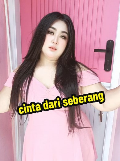 Cinta Dari Seberang: Menggali Makna Hubungan Jarak Jauh