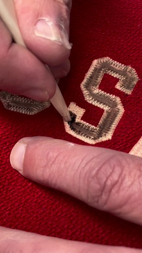 The most satisfying thing you’ll see all week… #satisfying #stainremover #interesting #crazy #drycleaning