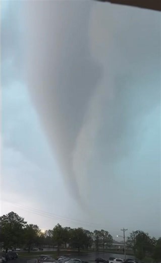 5.7M views · 47K reactions | SPRINGFIELD, MO, MAJOR DAMAGE IN THE CITY: This video was taken this morning from Hillcrest High School, facing south looking back toward downtown Springfield. These high winds were a part of a long line of storms that stretched far into northwest Arkansas. Damage is reported across residential areas of northwest Springfield. | Doug Warner | Facebook