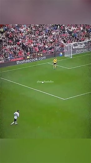 When keepers get bored #football #foot #soccer #futbul #skills