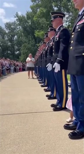 Duty vs Daddy 💂‍♂️💗 Toddler Interrupts Military Ceremony!#toddler #militarydad #cutebaby