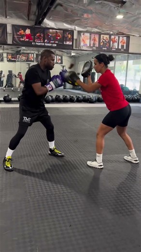 “I Solved Boxing” — Floyd Mayweather’s Claim Ignites Massive Debate #boxing #viralboxing #fightprep