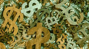 ¿Cuál es la forma correcta de escribir el símbolo dólar?