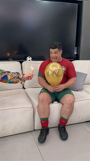 Messi wants my balloon to burst #football #ronaldo