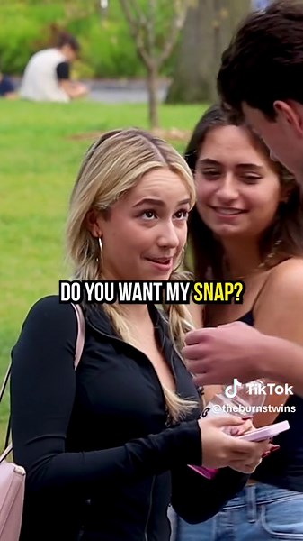 Picking up Girls with a Corded Phone 😂💀 #rizz #awkward #prank #pickupline #universityoftoronto