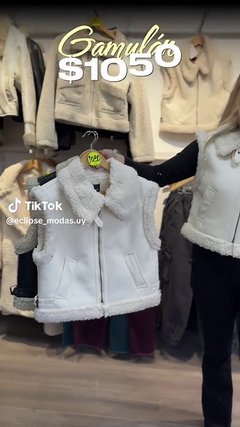 Chaleco Gamulán $1050 Talles S M L En eco cuero Nos encontrás en Muñoz y Castellanos 📍 Ciudad de Melo, Cerro Largo – Uruguay 🇺🇾 🕓 Horario del local: Lunes a sábados 9:00 a 12:00 / 15:00 a 19:00 hs 👩‍💻 www.eclipsemodasuy.com 🙌 Ahora podés comprar desde cualquier parte del país a través de nuestra web. 💳Métodos de pago : Transferencia/deposito Compra ágil Mercado pago 🚚 Envíos a todo Uruguay 🇺🇾 Compra mínima para envíos $1.000