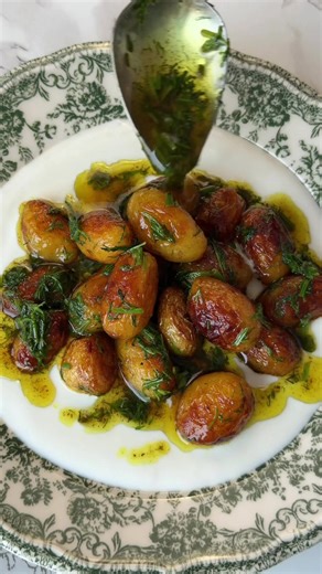 New Potatoes with Dill & Yogurt