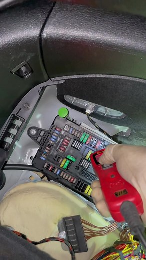Troubleshooting BMW X6 Trunk Tailgate Won't Open | DIY Tech Tip