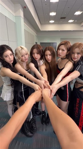 ZHC on Instagram: "@nmixx_official @munchie.michelle"