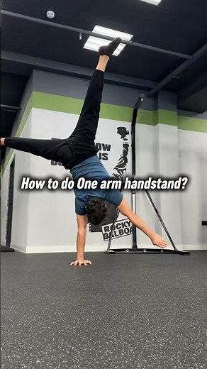 How to do one arm handstand? #calisthenics #fitness #workout #bodyweighttraining #homeworkout