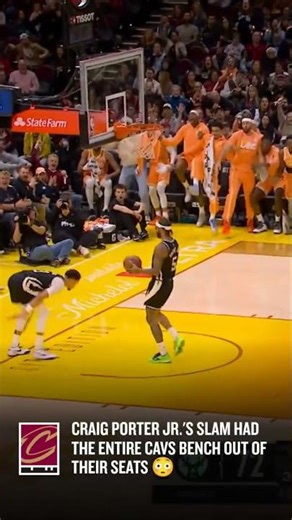 Craig Porter Jr.’s SLAM gets the whole bench on their feet! 😳💥