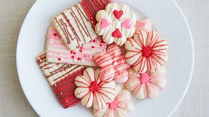 The Wilton Method®: Spritz Cookies by Wilton Instructors