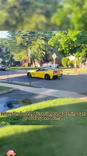 When I'm bored, I just sit here watching cars go over speed bumps.#Speed ​​bump#funny#bump#USA