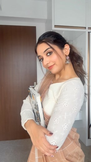 78K views · 3.5K reactions | Comment ‘Link’ below and we’ll send you the direct website link! Shop at www.thenmozhidesigns.com #mangalgirihandlooms #sareeblouse #handloomlove #thenmozhidesigns #sareelove #handloomsarees #weavesofindia #indianfashion #sareelove #thenmozhidesigns #sareescanada #mangalagiricotton #iwearhandloom #cottonsaree #sareelover #sari #saree #indianethnicwear #silk #silksaree #sareelovers #sareefashion #sareeblouse | Thenmozhi Designs | Facebook