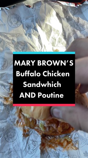 Going with a double review here, see how it goes #review #foodreview #reviewdoctor #marybrowns #buffalochicken #poutine