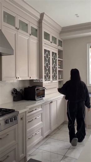 STRONG BY SIM on Instagram: "nothing changes if nothing changes. 2025 was the year I stopped negotiating with my own potential. I showed up and proved to myself how capable I am of becoming the person I’ve always envisioned to be. and it really came down to moving with intention, following the plan and staying consistent - regardless of how I felt. so ask yourself .. what would you be doing if you didn’t care what anyone else thought? who do you want to become? just know that you are so capable 