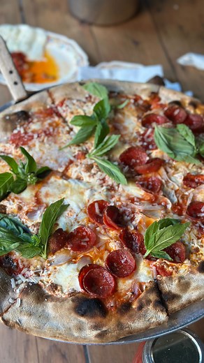 @lucali_bk you are a pizza 🍕 icon!!! Legendary ❤️🔥❤️!!! And the best mozzarella, insane meatballs and pasta🙌🙌🙌! Thank you for the magic! #brooklyn #bestpizza #lucali | Elizabeth Blau