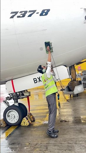 Where to insert the interphone on Boeing737max #boeing737 #interphone #aviation