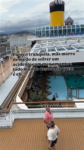 Cii Sousa on Instagram: "Éeeeeee MEME kkkkkkkk Gostou? Me segue 💕🙏🏻🥹"