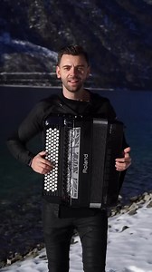 149K views · 9.3K reactions | Bach - Toccata in D Minor (ACCORDIONMAN) #accordion #fblifestyle #AccordionLife #AccordionPlayer #MusicTshirt #AccordionLove | Accordion Club | Facebook