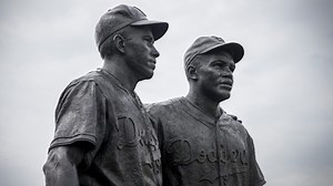 Today in Baseball History: Pee Wee Reese allegedly puts his arm around Jackie Robinson