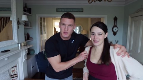 Watch what happens when this bodybuilder tries a labour pain simulator