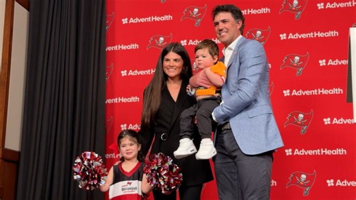 Zac Robinson introduced as Bucs' offensive coordinator