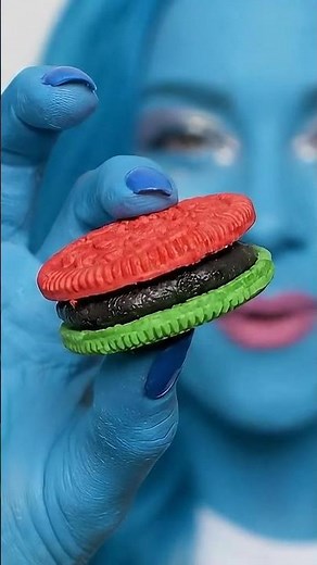 SKITTLE FLAVORED OREO ASMR EATING! 🌈🍪💙