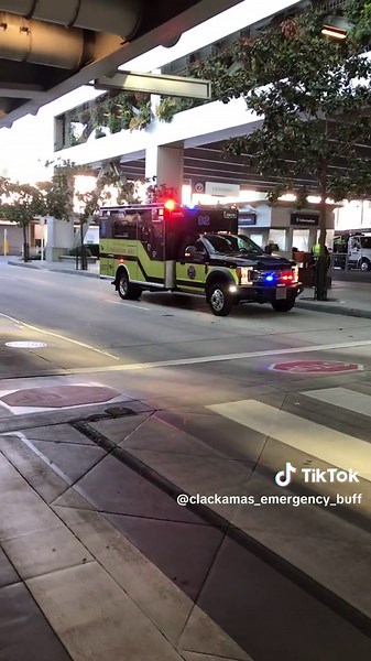 Here is Port of Portland Fire R82 on scene of a unknown call. #oregon #multco #multnomahcounty #portland #portlandoregon #pdx #kpdx #portlandinternationairport #portofportland #portofportlandfire #pdxfire #ambulance #fireambulance #firemedic #airportfirerescue