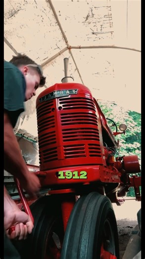 🔥 How Cars Started Before the Electric Starter!