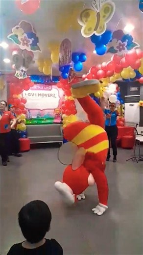 Amazing Dance ni Jollibee#jollibee #mascot #dance #trending ‪@alingtinderavlogs‬