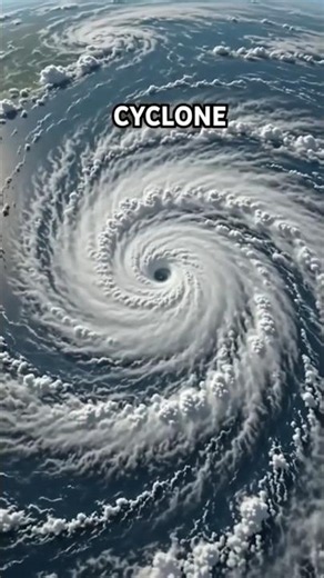 How a Cyclone Forms 🌊 | The Science Behind Powerful Storms #Shorts