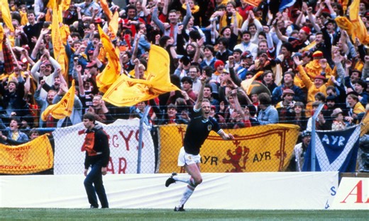 Scotland striker Andy Gray's stellar career was 'topped and tailed beautifully' in Dundee